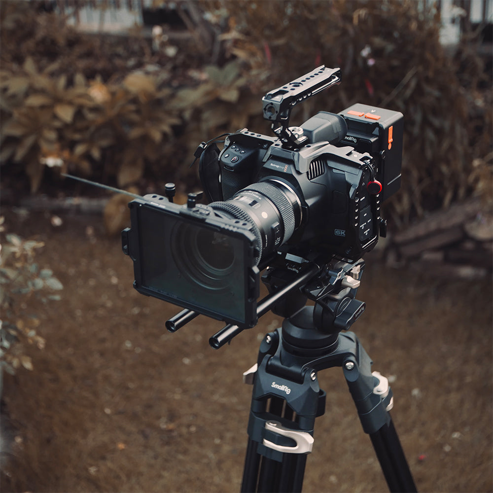 SmallRig Heavy-Duty Fluid Head Tripod AD-01 in use in nature setting