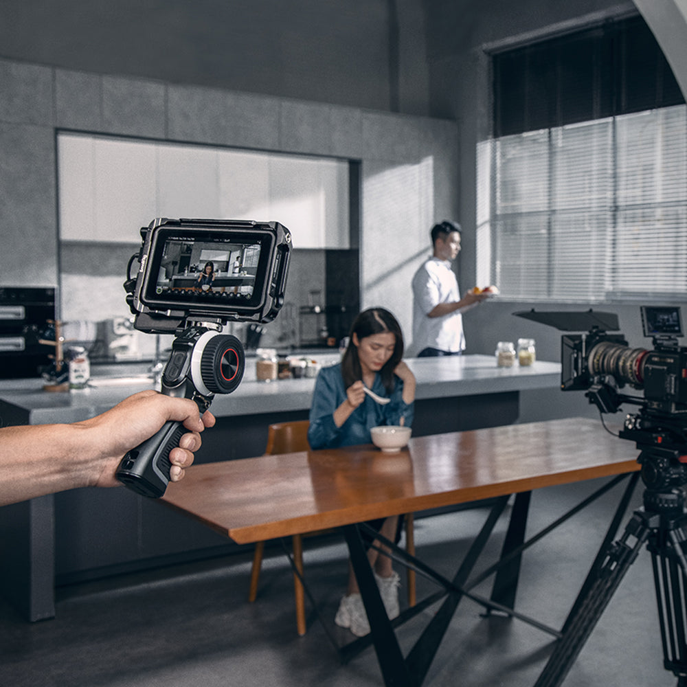 SmallRig MagicFIZ Wireless Follow Focus Two-Motor Kit in use while filmmaking